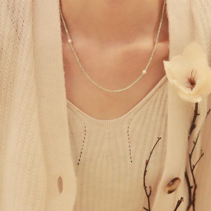 Green Jade Peace Buckle Pendant Necklace — close-up bead detail